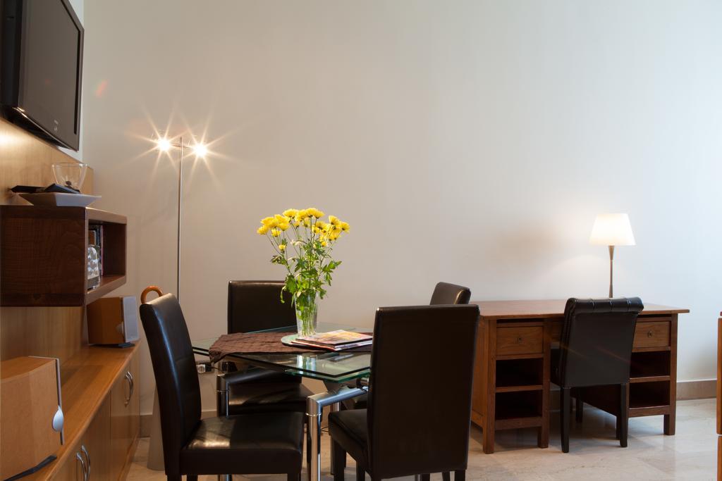 Chic Flat